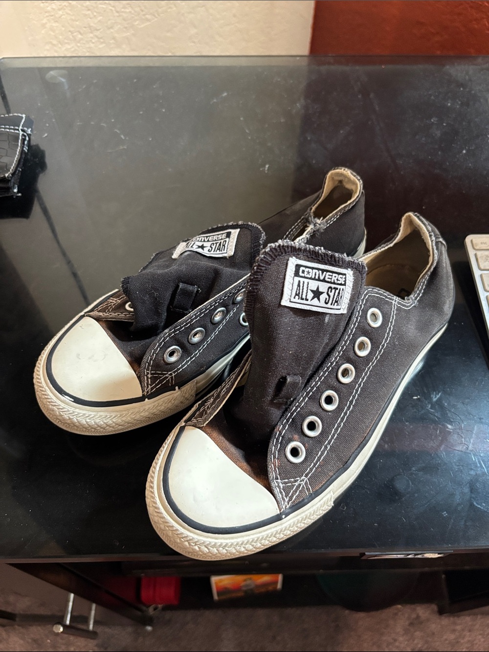 Converse Canvas Sneakers in Black, Shoe strings included